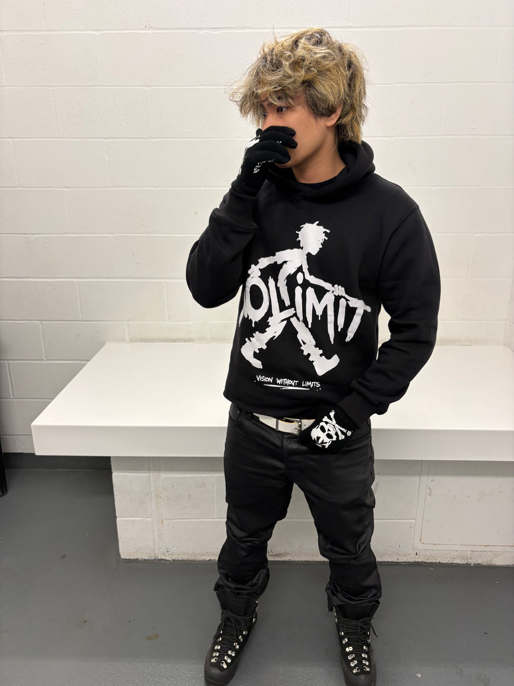stick man “nolimit” b&w pullover
