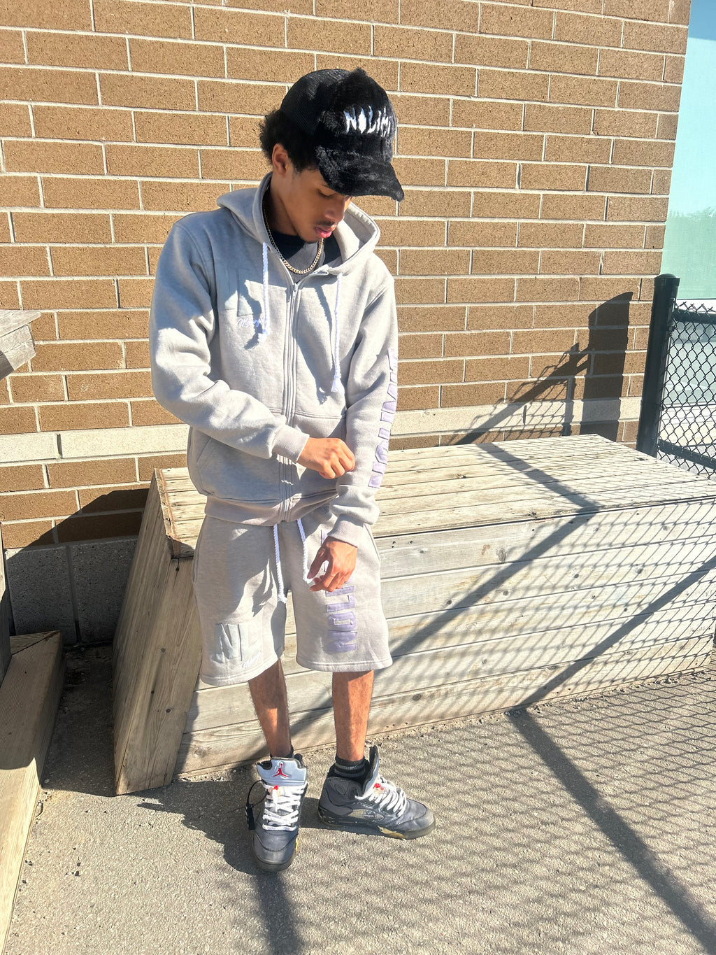 Grey "NOLIMIT" Rope String Money Spread Zip-Up